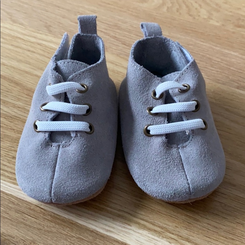 NWOT Zutano Light Grey Suede Leather Oxford Bootie